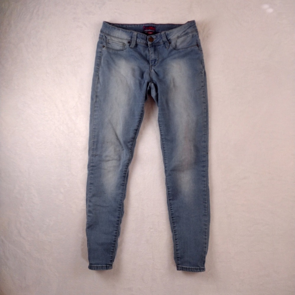 YMI Skinny Jeans Womens Size 9 Light Wash Blue Denim Stretch 5 Pocket Classic